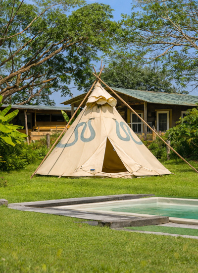 Tipi indien – hébergement insolite au Royal Ranch Nature Évasion à Matiti en Guyane